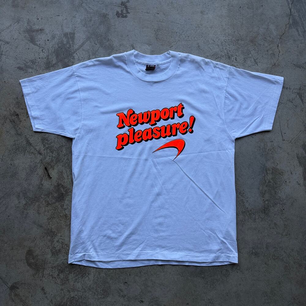 Vintage 90s Newport Pleasure White Graphic Tee Orange Script XL
